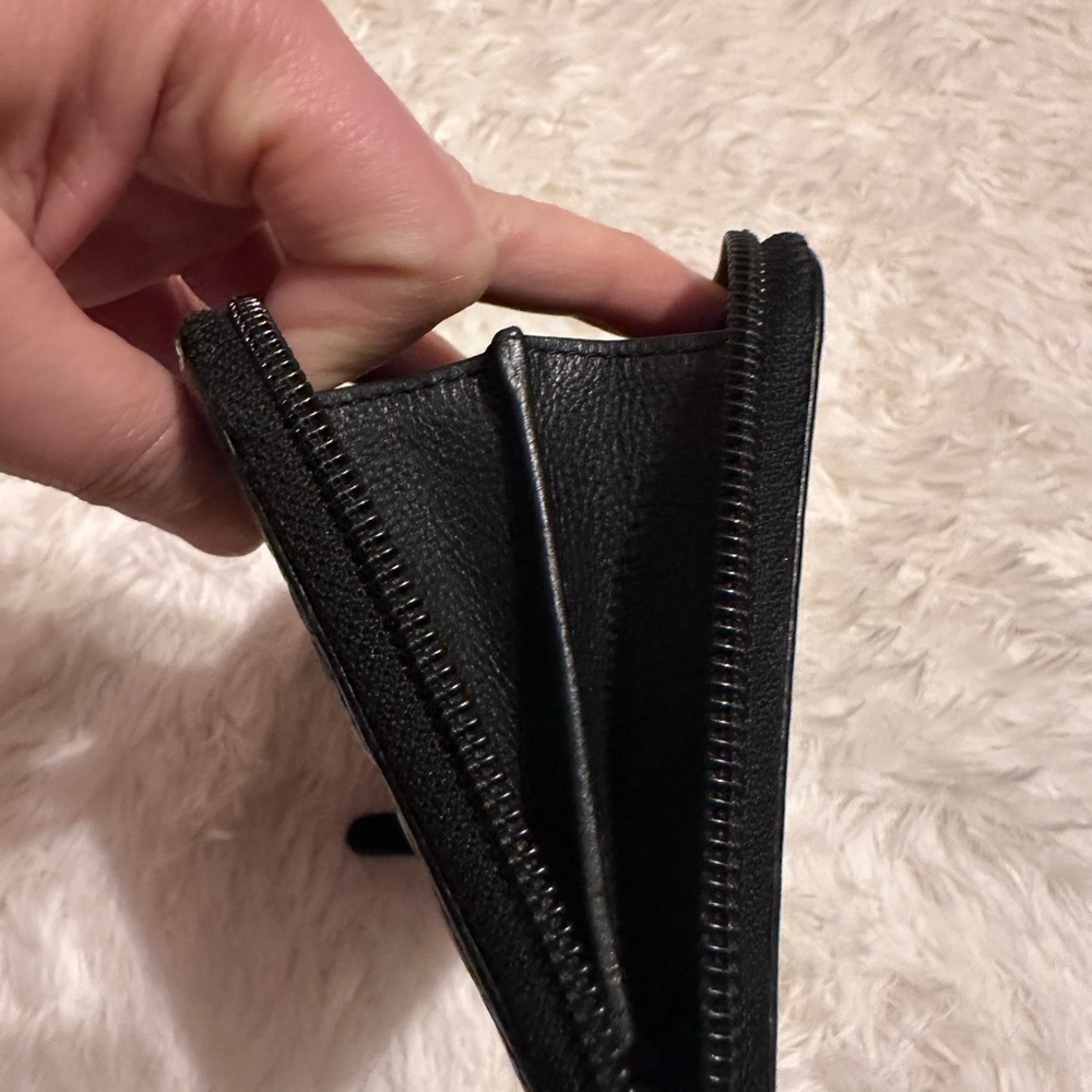 CHANEL Black Quilted Embossed Wallet - Picture 12 of 13